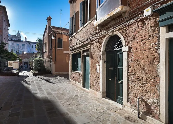 Mansardina - 1 Min From Accademia - Duplex Stylish And Cosy Venedik